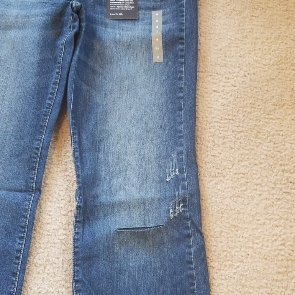 Low Rise Bootcut Jeans - Picture 2 of 8